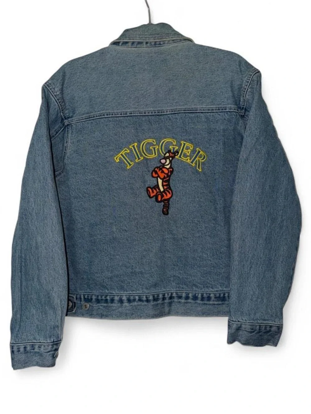 Vintage Disney Tigger Winnie the Pooh embroidered denim jean jacket size medium